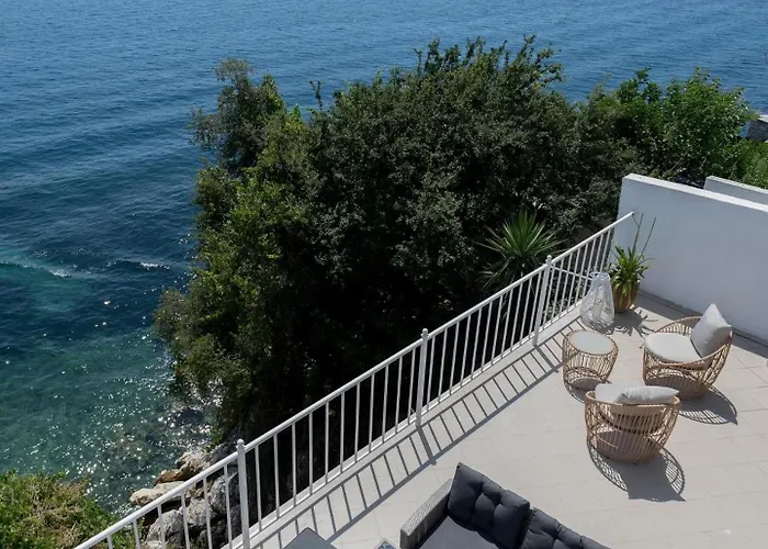 Thin Alos Apartament